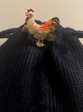 BROCHE MINIATURE COQ ET SON