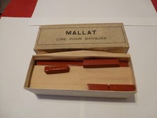 ANCIENNE BOITE DE CIRE A