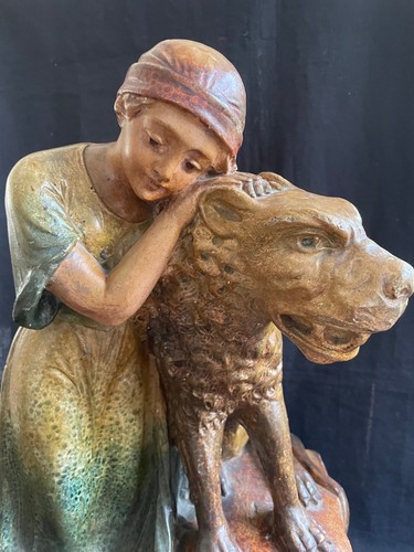 Fille antique plâtre avec - en,