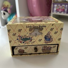 Boite à musique little grey
