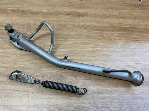 Une bequille laterale - laterale, moto