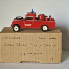 marque D.M .MODÈLES LAND ROVER PICK UP CAMIVA "poudre " POMPIER kit monté