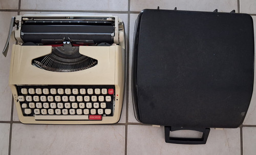 Machine ecrire avec sa - -,