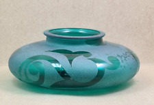 Mini Vase Vert Bas En Verre Satiné Avec Décor Ø 14 Cm X 6 H