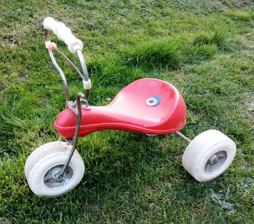 Petit tricycle giordani - o4-,