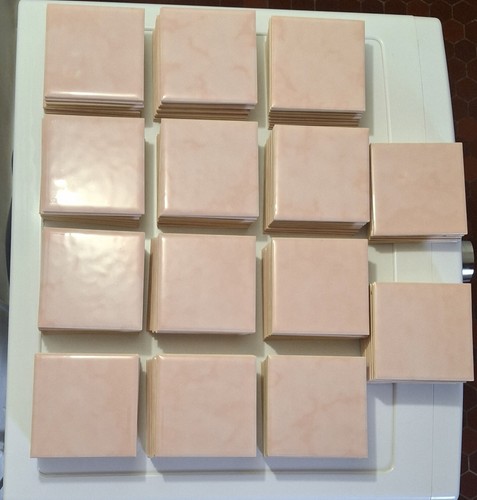 Lot 137 carreaux - lot,