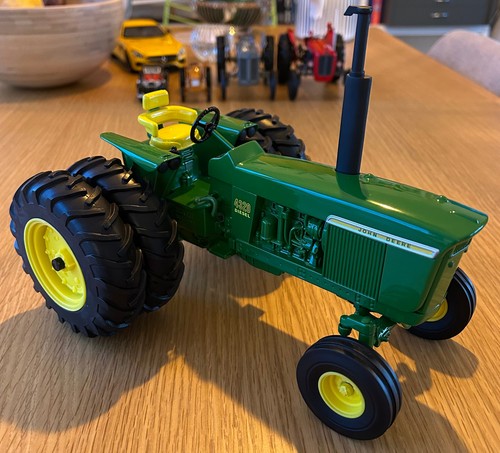 Tracteur john deere 4320 - 1/16,