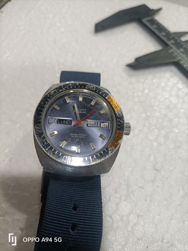 Belle montre plongée - montre,