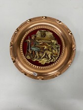 Belle assiette de décoration en cuivre décors chasseur avec fusil chien cheminé