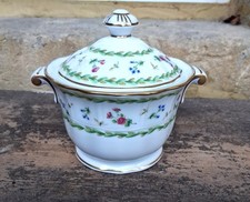 - SUCRIER en porcelaine de