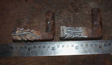 Antiquité, château : GONDS