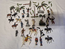 LOT FIGURINES MINIATURES  ET ACCESSOIRES PLOMB CREUX QUIRALU CBG? A RESTAURER