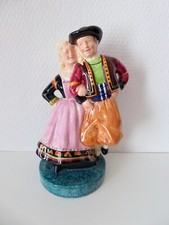 Danseurs en faïence de