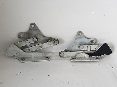 Charnière capot moteur pour