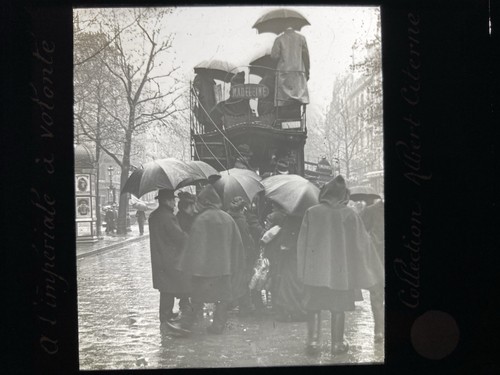 Paris 1900 foule bus - paris, le