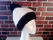 Bonnet blanc / noir à pompon