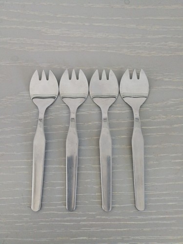 Petites fourchettes à - petites,