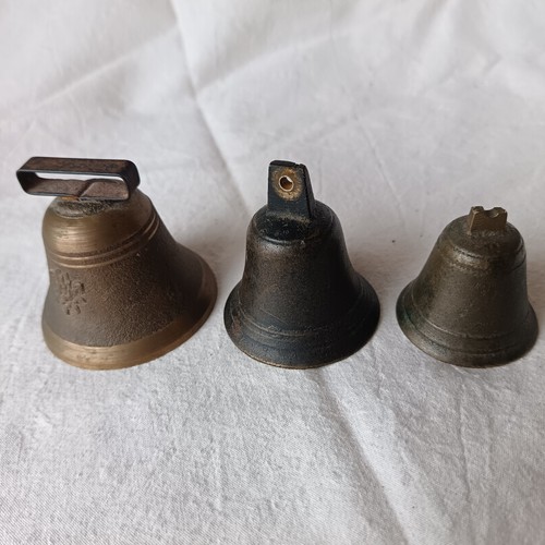Anciennes petites cloches - petites,