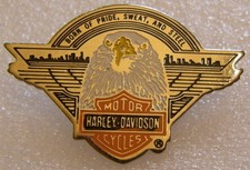 pin's HD HARLEY DAVIDSON BORN OF PRIDE SWEAT AND STEEL EAGLE vintage pin badge