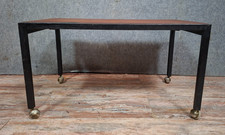 Table basse moderniste, un