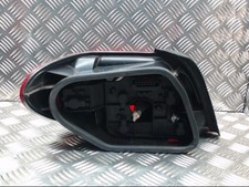 Feu arriere principal droit