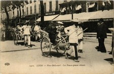 CPA AK LYON - Place Bellecour