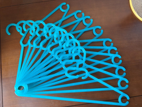 Cintres plastique 42x20 - 10,