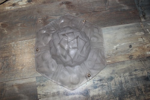 Plafonnier ancien verre moule