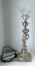 Lampe en métal argenté pied
