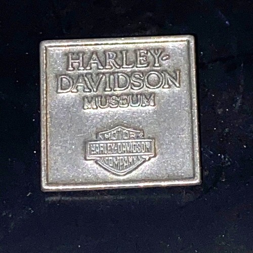 Harley davidson museum pin - davidson,