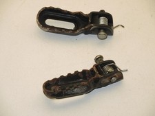 Repose pieds avant droit + gauche YAMAHA DT 50 R de 2006