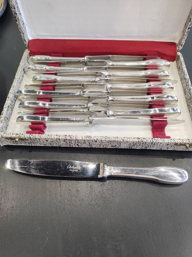 Christofle 12 couteaux - -,