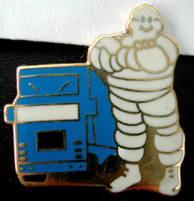 * PIN'S PIN FRAISSE MICHELIN BIBENDUM EMAIL CAMION