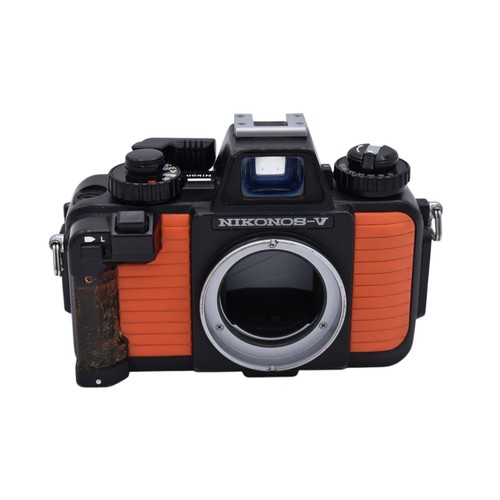 Nikonos waterproof - v,