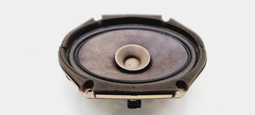 Mazda sedan haut - 3, haut-parleur