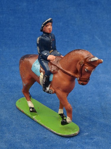 Rare top figurine - !,