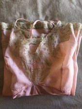 Combinaison  en soie rose saumonée dentelle de Calais vintage 1920 T 50