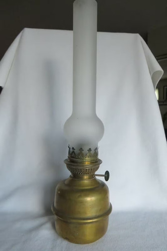 Ancienne lampe pétrole - ancienne, à