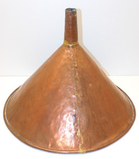 -GRAND ANCIEN ENTONNNOIR de CHAI en CUIVRE montage Queues d'Aronde Collection  D