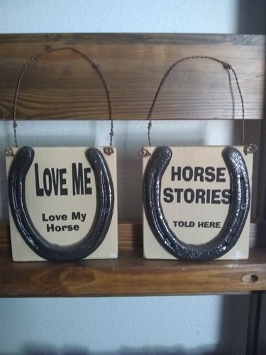 Small horseshoe plaques - small,