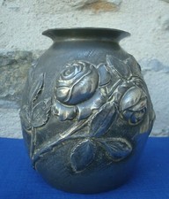 V41 Vase Ancien Etain Signé