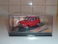 VOITURE DE COLLECTION RENAULT