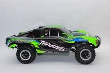 Traxxas TRX 58134-4 Slash Vert sans Brosse 2WD 1/10 Course Courte Truck Clipless