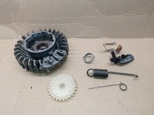Petit lot de pièces tronçonneuse Stihl 038 AV Super dont Volant 1119 400 1206