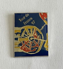 46 - Pin's CYCLISME LE TOUR DE