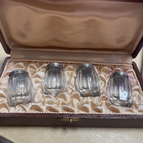 Coffret salière poivrière - poivrière, en