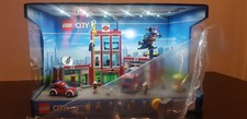 Vitrine LEGO City 60110 / PLV / diorama / showcase  NEUVE BLISTER ! RARE ! NOEL
