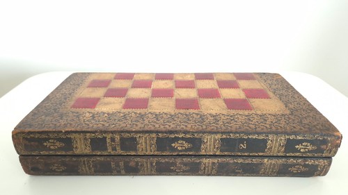 Antique british leather chess - antique,