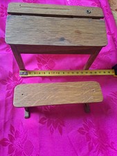 Bureau Enfant Et banc Miniature