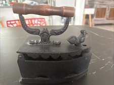 ANCIEN FER A REPASSÉ EN FONTE ANNÉES 1920-1930